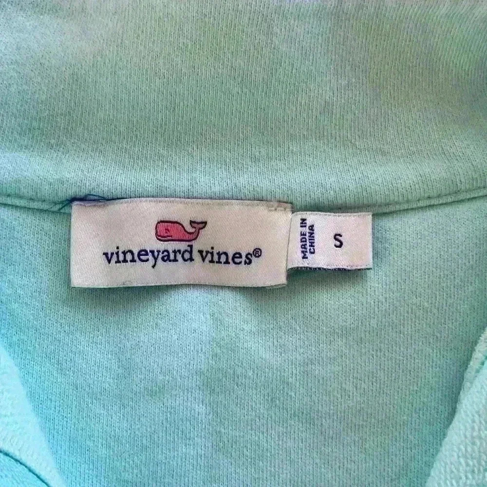 Vineyard vines size small long sleeve sweater - Picture 4 of 9